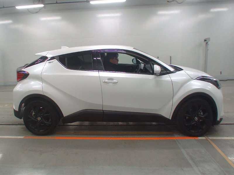 2022 Toyota C-HR 1,8L 2022 Cyprus