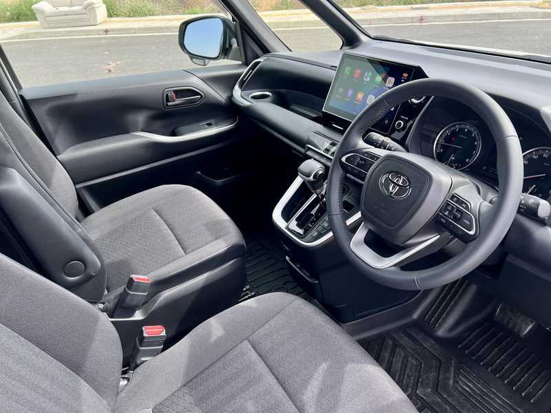 2023 Toyota Voxy 2,0L 2023 Cyprus