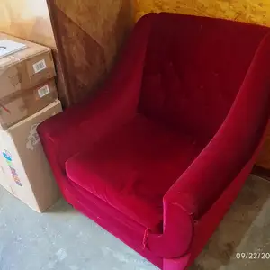4 κλασικές πολυθρόνες από κόκκινο βελούδο, Επαρχία Αμμοχώστου — Παραλίμνι