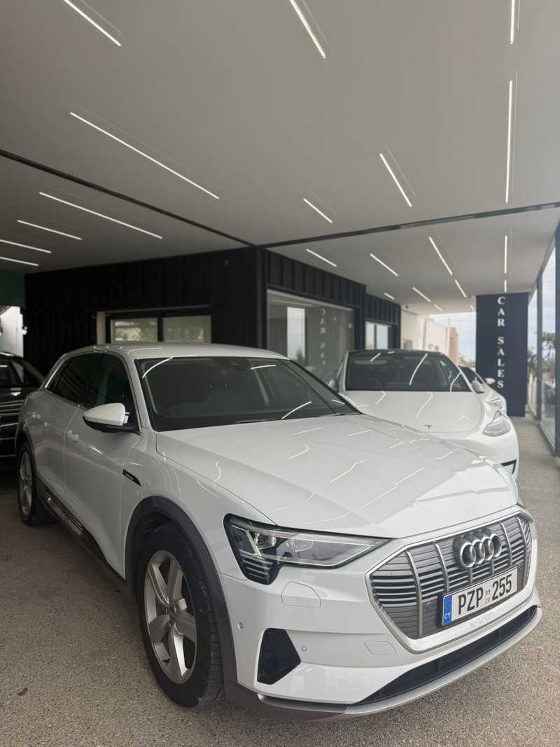 Audi e-tron Electric 2020