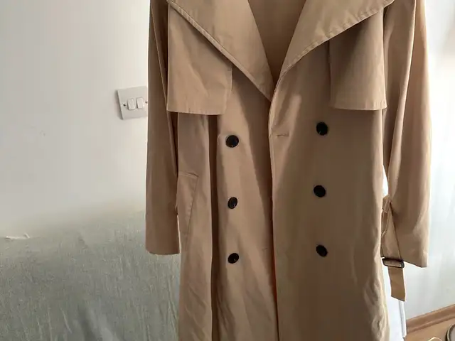 Light winter coat, Nicosia — Aglantzia
