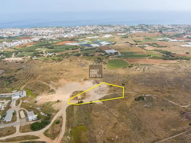 Residential Field 4569 m², Famagusta — Paralimni