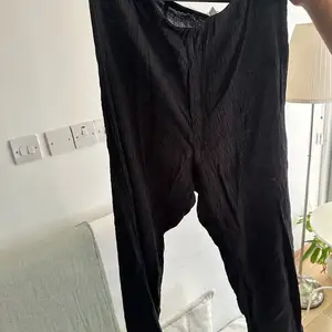 Black pants, Nicosia — Aglantzia