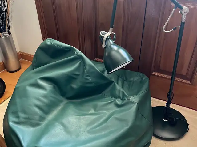 Ikea pouf & green floor lamp, Επαρχία Λευκωσίας — Αγλαντζιά