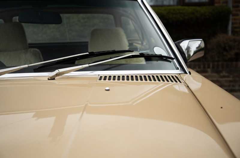 1985 Mercedes-Benz SL-Class 5,0L 1985 Cyprus