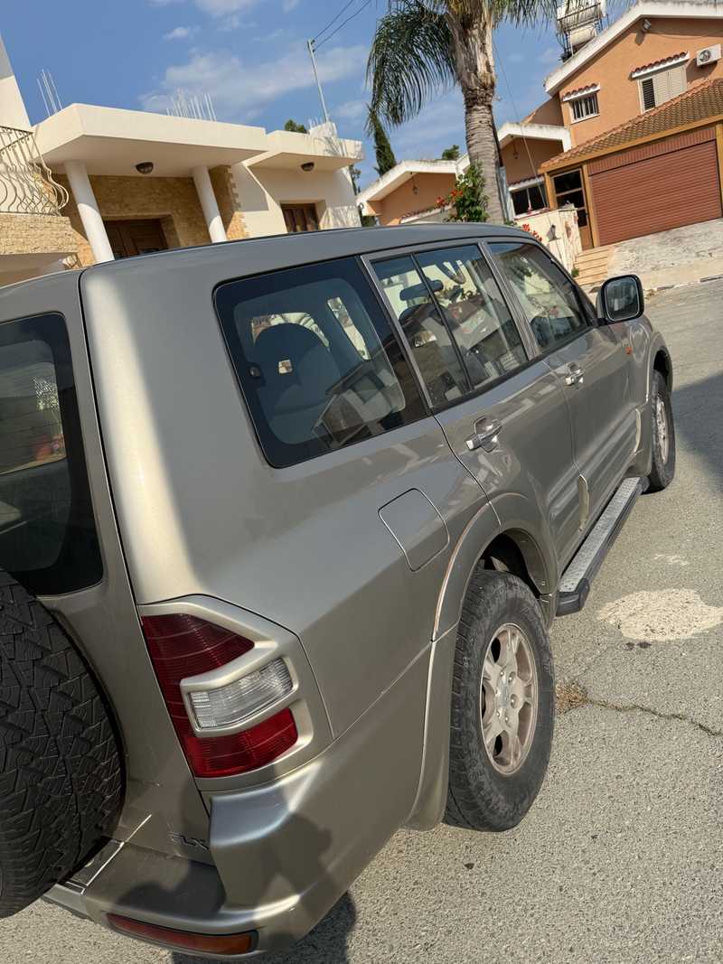 2004 Mitsubishi Pajero 3,2L 2004 Cyprus