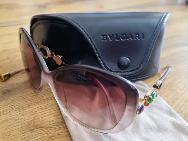 Genuine BVLGARI 8080-B Jewelled Sunglasses,Rarely Worn,Original Case & Dustbag, Επαρχία Πάφου — Universal