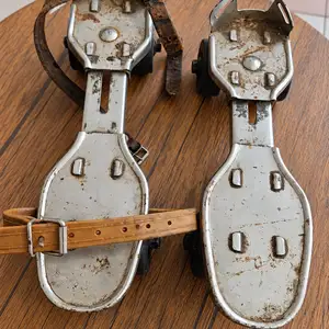 Vintage adjustable metal roller skates-leather straps-retro collectible, Nicosia — Lakatameia - Agia Paraskevi
