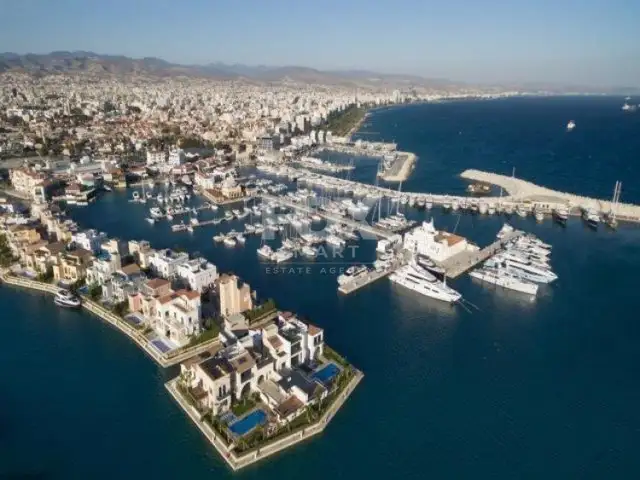 4-bedroom maisonette for sale, Limassol — Limassol Marina