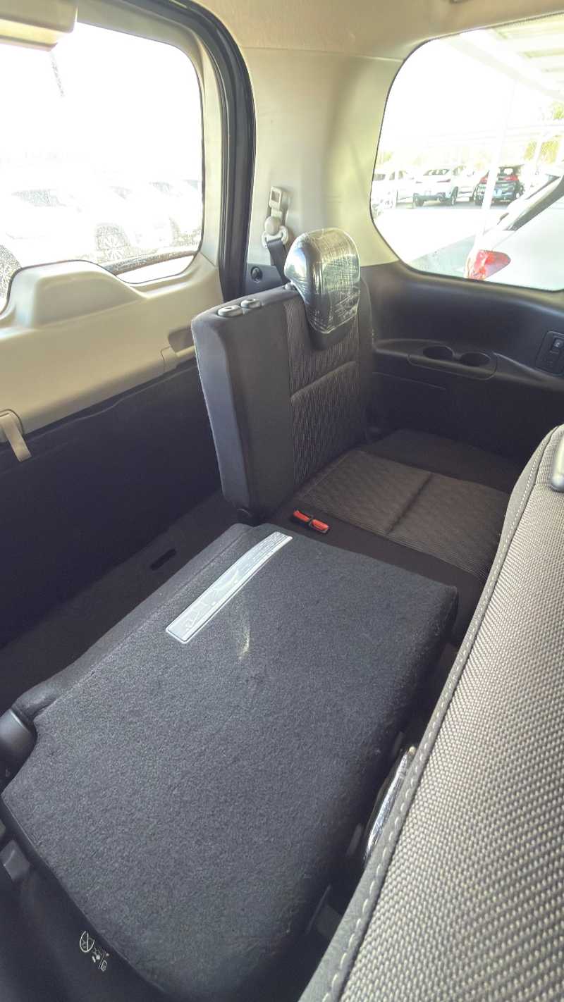 2022 Nissan Serena 2,0L 2022 Cyprus