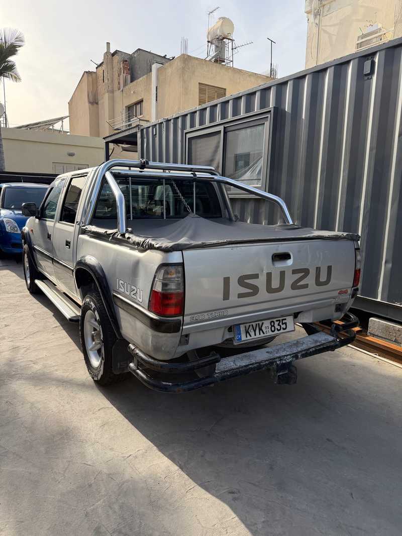 2001 Isuzu Pick-up 3,1L 2001 Cyprus