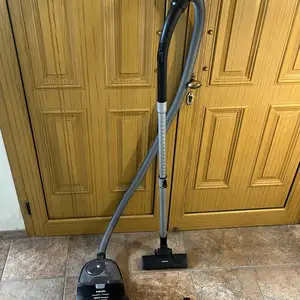 Philips powerpro compact bagless vacuum cleaner 1800w with attachments worth 200, Limassol — Agios Athanasios