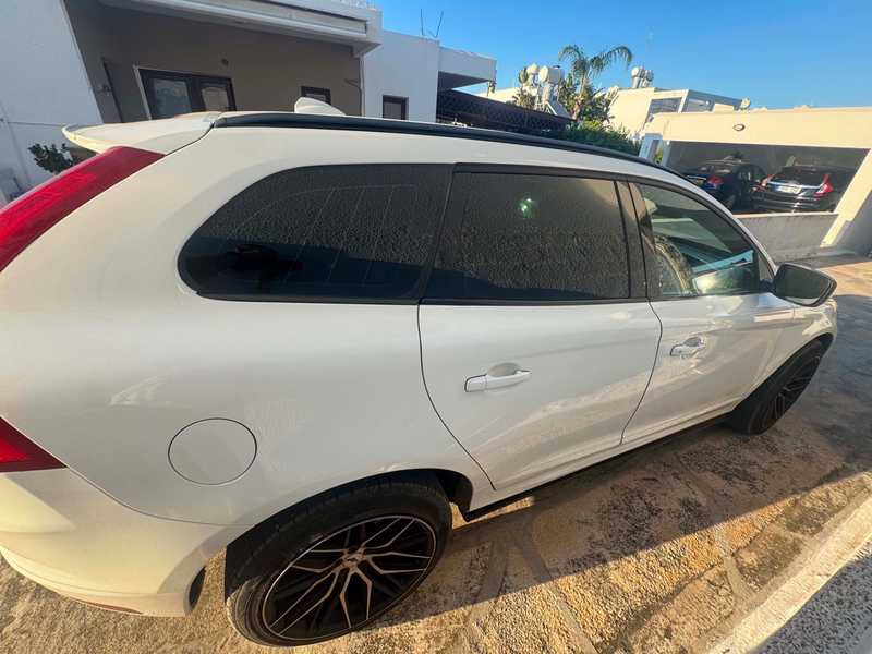 2017 Volvo XC60 6,4L 2017 Cyprus
