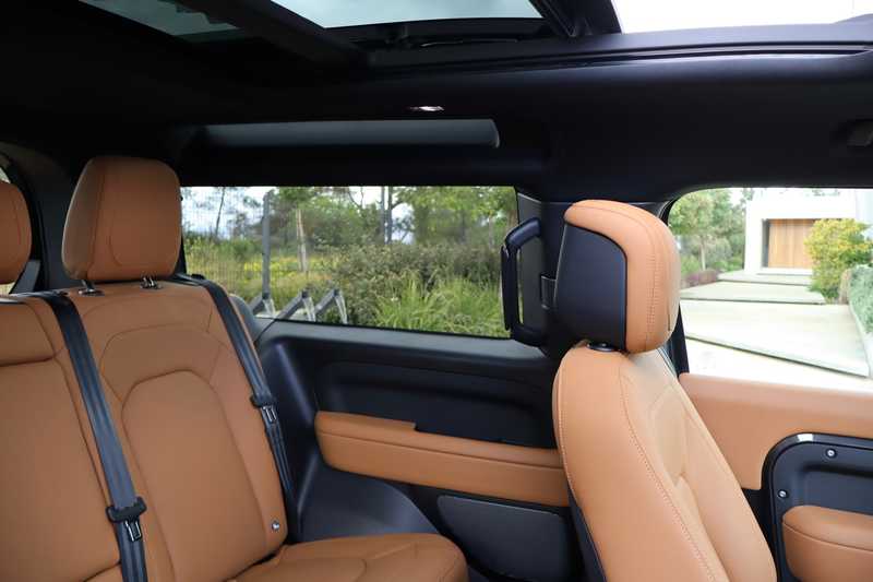 2024 Land Rover Defender 5,0L 2024 Cyprus