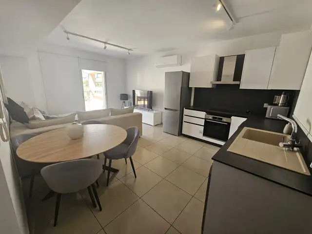 1-bedroom penthouse to rent, Paphos — Paphos - Moutallos