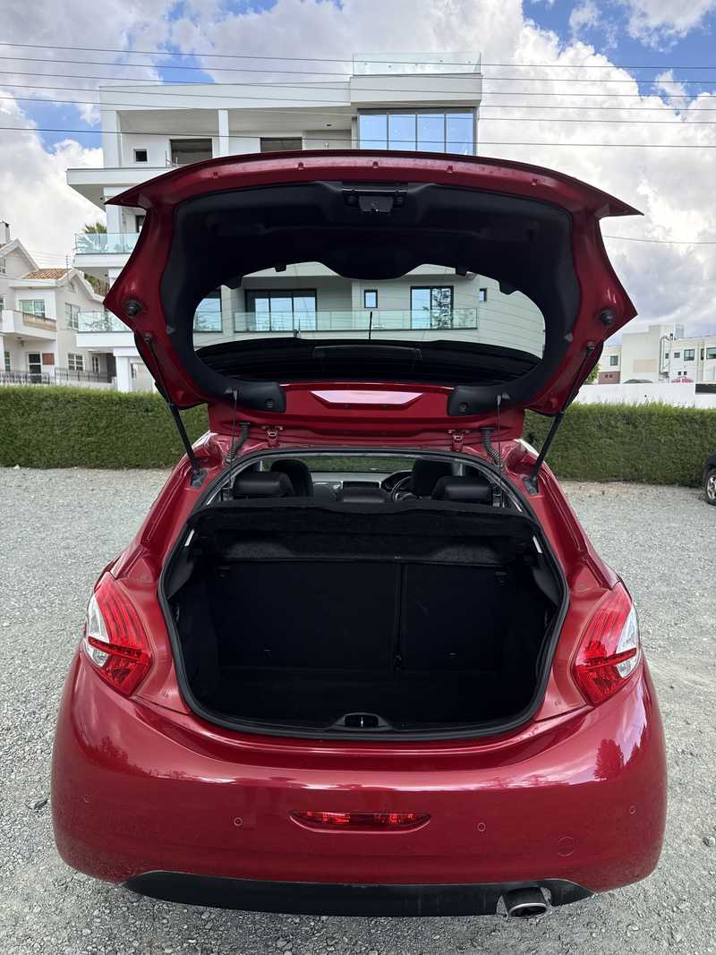 2013 Peugeot 208 1,6L 2013 Cyprus