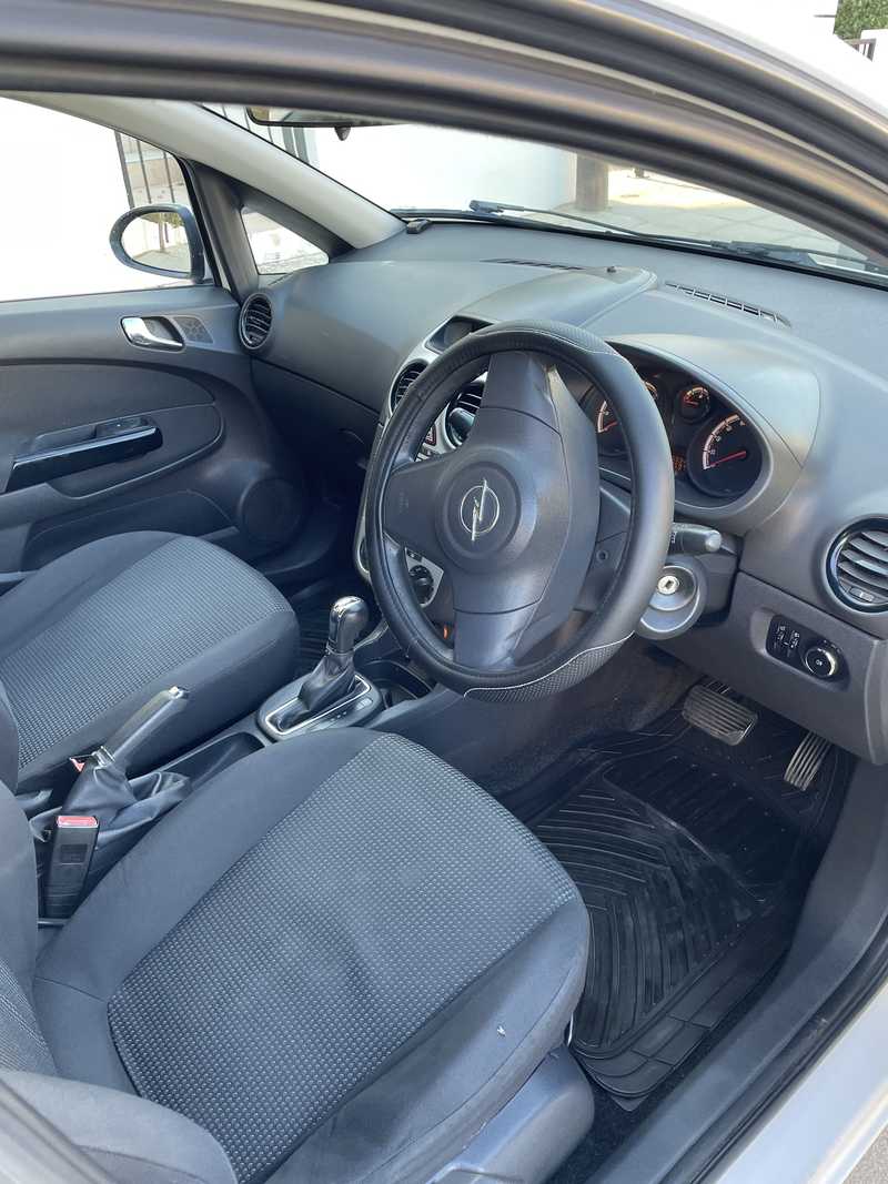 2013 Opel, Vauxhall Corsa 1,4L 2013 Cyprus