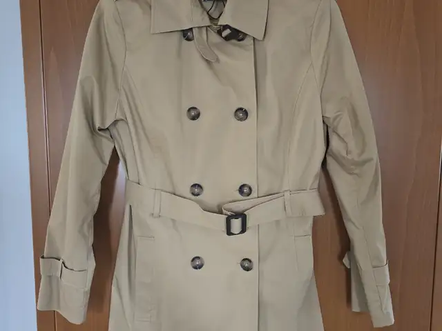 Trenchcoat new never worn. large will fit uk12 or eu42, Επαρχία Λάρνακας — Λιβάδια Λάρνακας