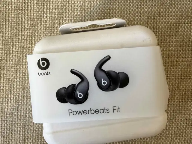 Powerbeats fit brand new -, Nicosia — Nicosia - Trypiotis