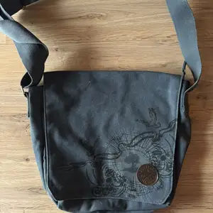 Vintage converse all star canvas messenger bag, Επαρχία Λεμεσού — Άγιος Ιωάννης Λεμεσού