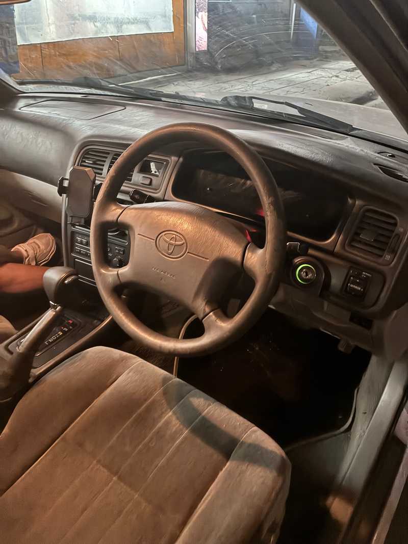 1996 Toyota Crown 2,4L 1996 Cyprus