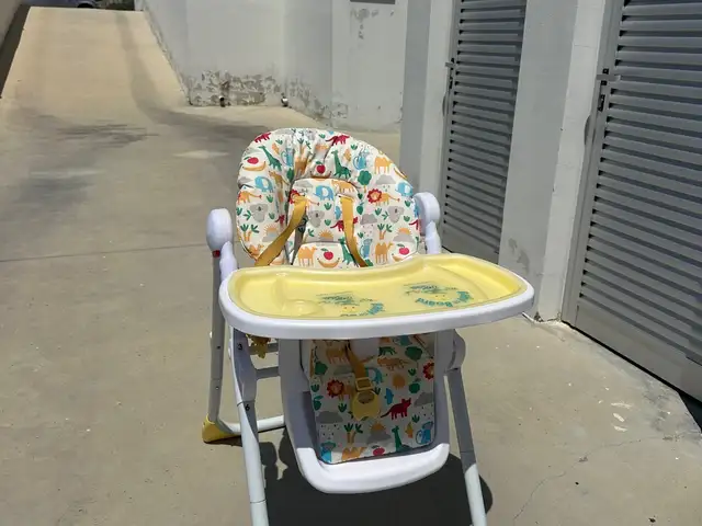 Feeding chair, Επαρχία Λάρνακας — Ορόκλινη