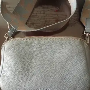 Leather bags, Επαρχία Λευκωσίας — Αγλαντζιά