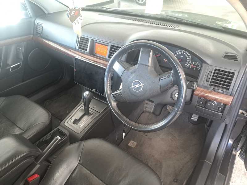 2005 Opel, Vauxhall Vectra 2,2L 2005 Cyprus