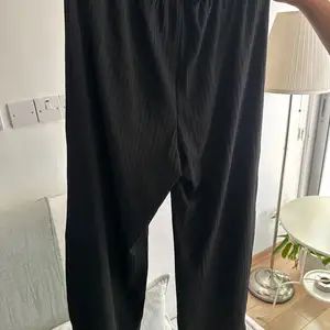 Black pants, Nicosia — Aglantzia