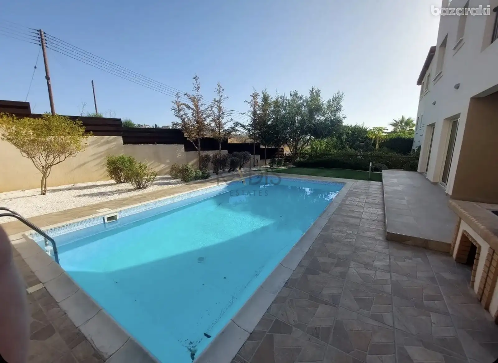 House, 3 bedrooms — 7
