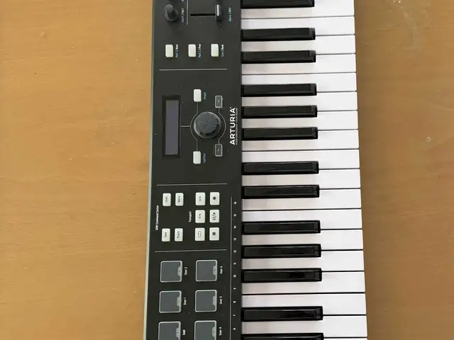 Arturia keylab essential 61 midi keyboard controller, Paphos — Paphos - Universal