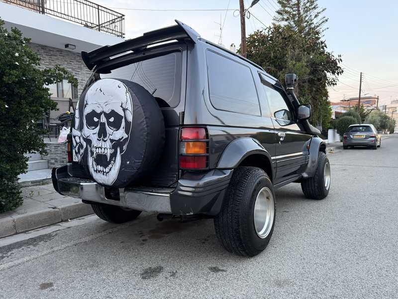 1992 Mitsubishi Pajero 2,5L 1992 Cyprus