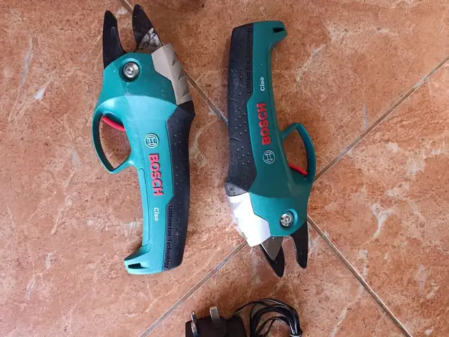 Bosch rechargeable scissors, Paphos — Timi