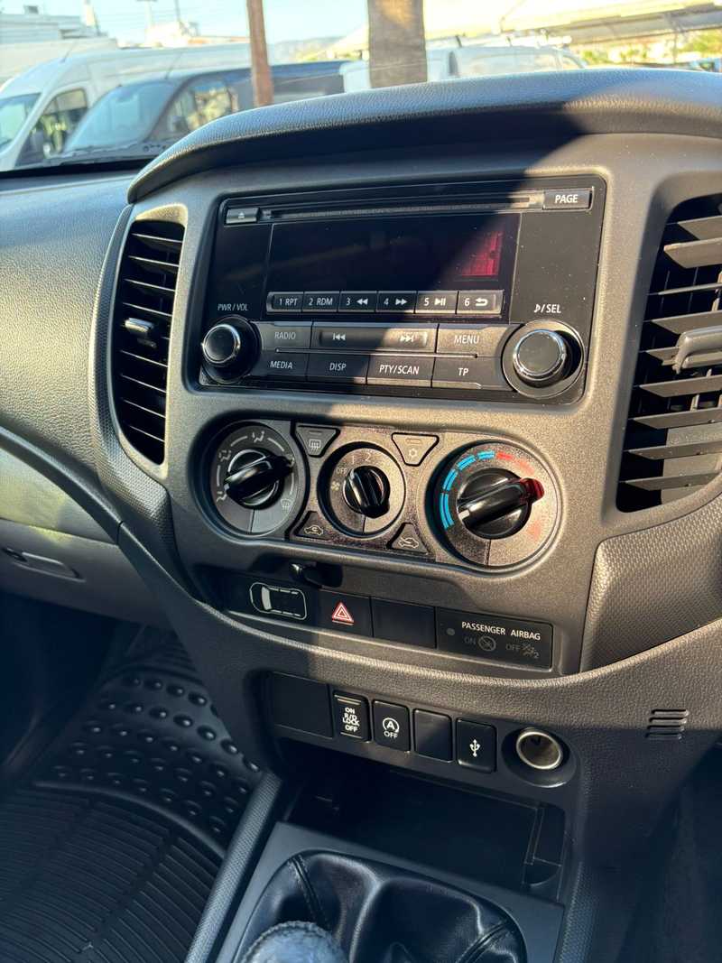 2017 Mitsubishi L200 2,4L 2017 Cyprus
