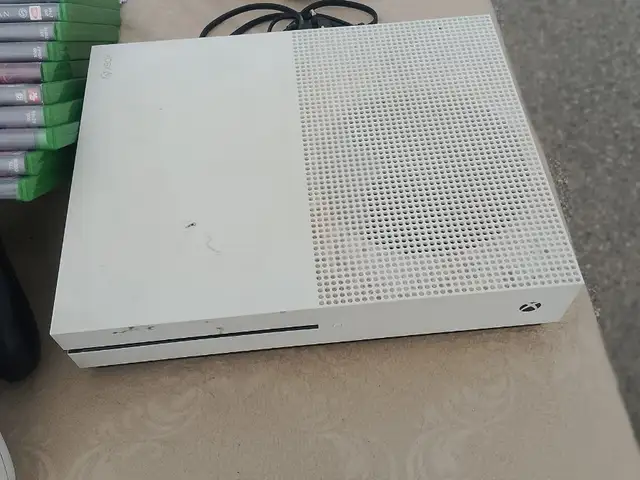 Xbox 1s, Επαρχία Αμμοχώστου — Αυγόρου