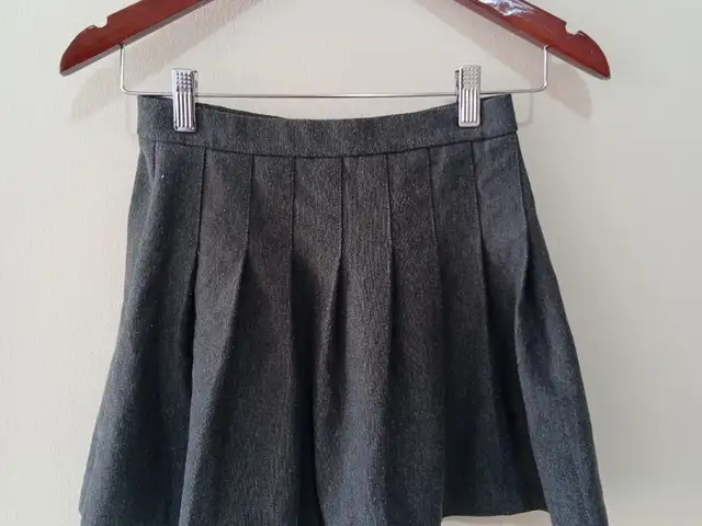 Grey Short Skirt, Επαρχία Λεμεσού — Άγιος Αθανάσιος