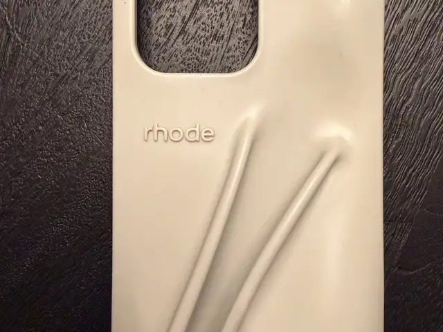Iphone 15 pro max rhode case, Nicosia — Latsia - Agios Georgios