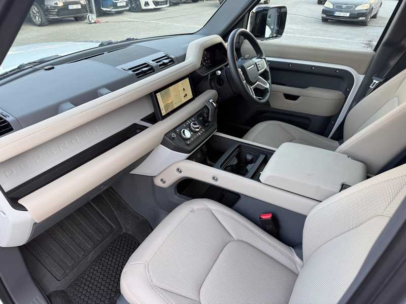 2023 Land Rover Defender 3,0L 2023 Cyprus