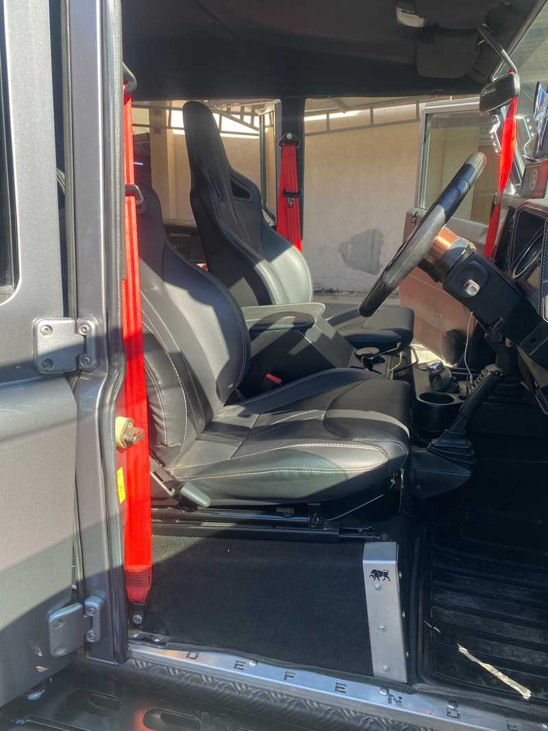 2004 Land Rover Defender 2,5L 2004 Cyprus
