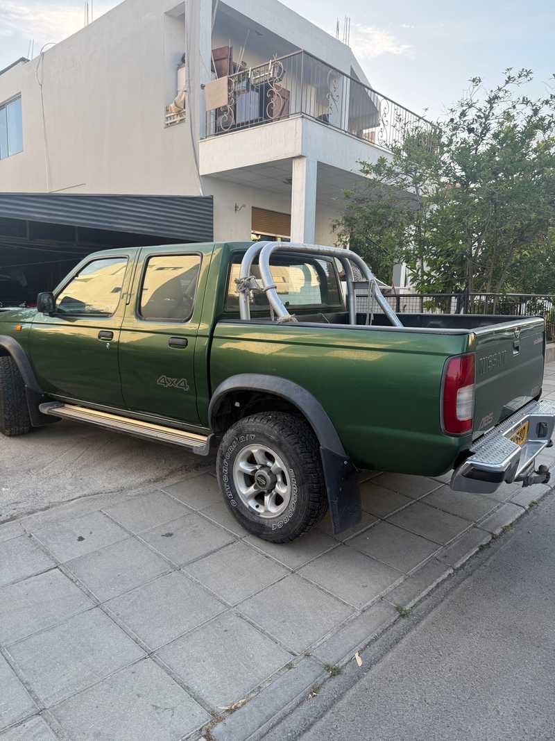 2000 Nissan Navara 2,5L 2000 Cyprus
