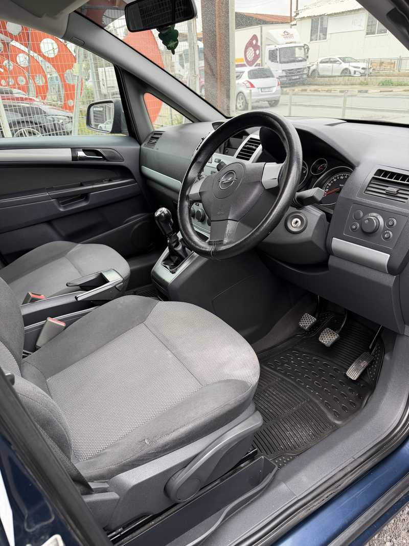 2012 Opel, Vauxhall Zafira 1,6L 2012 Cyprus
