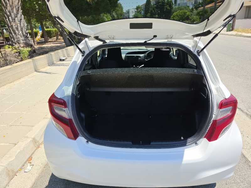 2015 Toyota Vitz 1,3L 2015 Cyprus