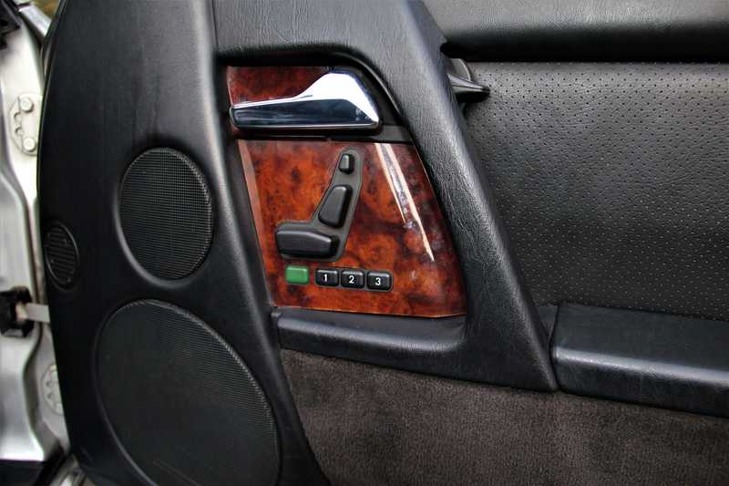 1992 Mercedes-Benz SL-Class 3,0L 1992 Cyprus