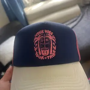 Cute brand new hat, Επαρχία Λεμεσού — Λεμεσός - Κάψαλος
