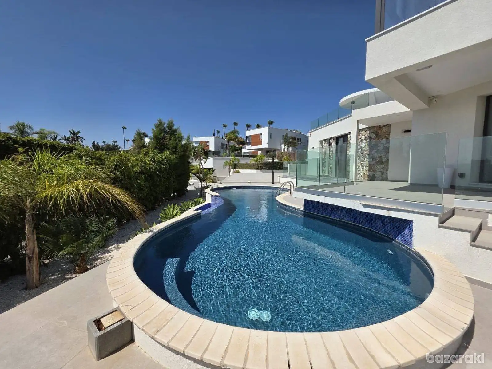 House, 4 bedrooms — 4