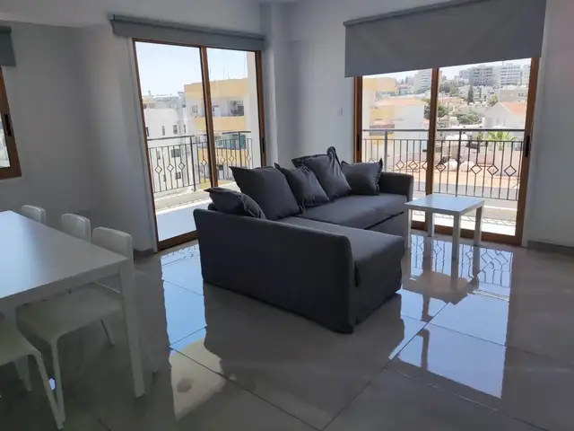 Room, Επαρχία Λευκωσίας — Αγλαντζιά