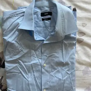 Hugo boss tailored slim fit shirt size 42, Limassol — Limassol - Mesa Geitonia