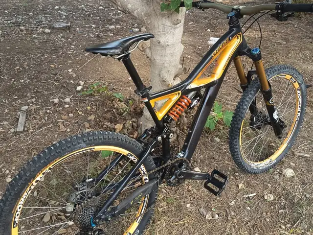 Mountain bike specialized, Επαρχία Λευκωσίας — Άγιοι Ομολογητές