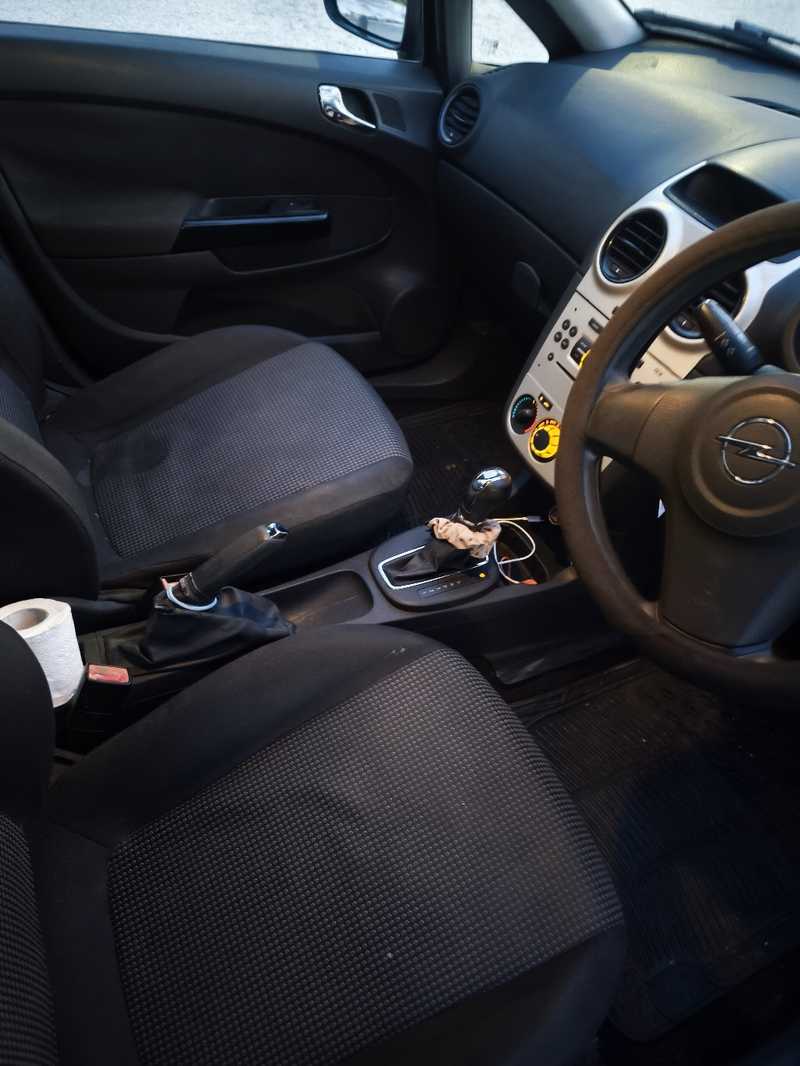 2011 Opel, Vauxhall Corsa 1,4L 2011 Cyprus