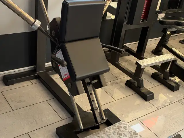 Calf machine - panatta sport donkey calf, Επαρχία Πάφου — Paphos - Άγιος Θεόδωρος